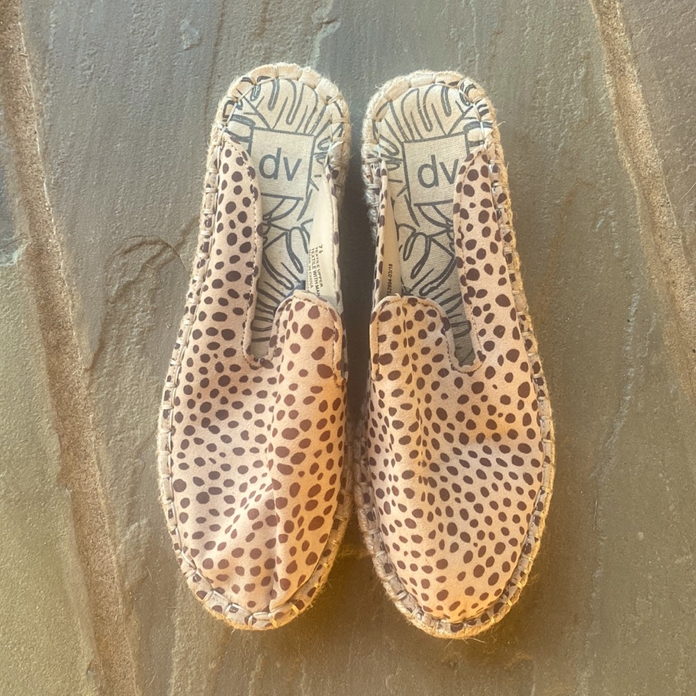 DV by Dolce Vita leopard espadrille flats size 7.5